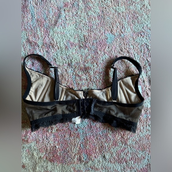 NWT Victoria’s Secret no wire Bra size large black lace - Picture 3 of 6